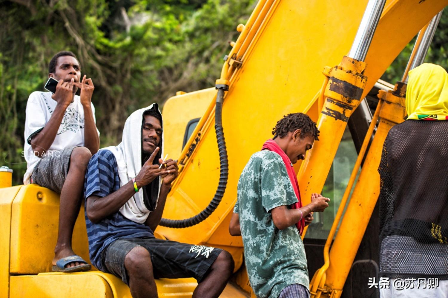 实拍瓦努阿图码头:世界上最不发达国家之一,全国人口28万