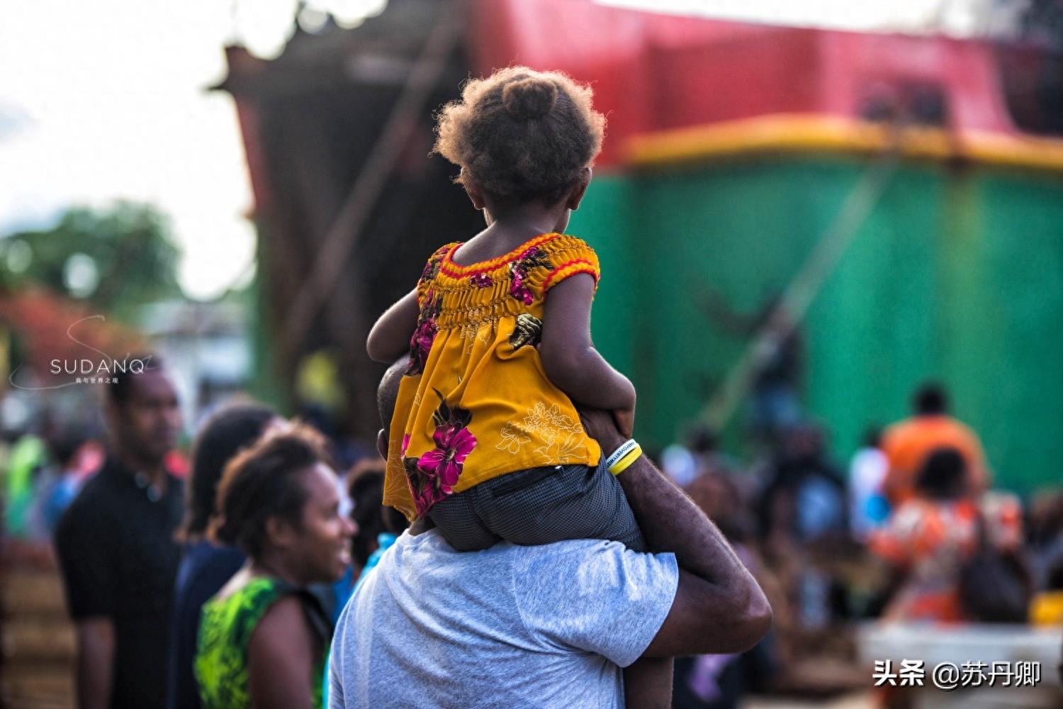 实拍瓦努阿图码头:世界上最不发达国家之一,全国人口28万