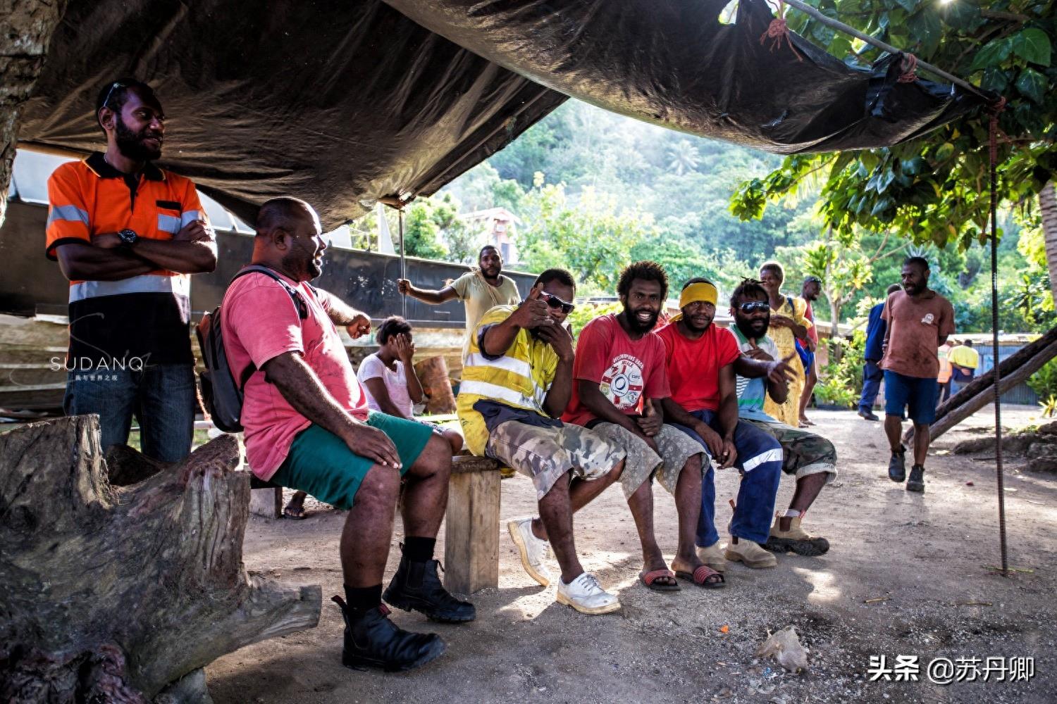 实拍瓦努阿图码头:世界上最不发达国家之一,全国人口28万