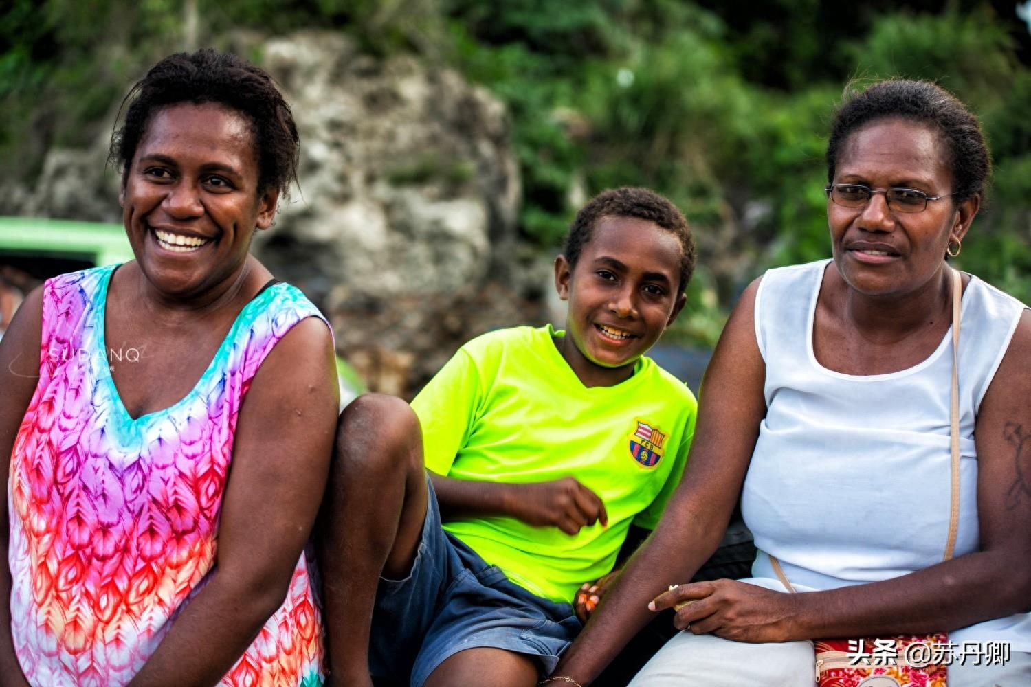 实拍瓦努阿图码头:世界上最不发达国家之一,全国人口28万