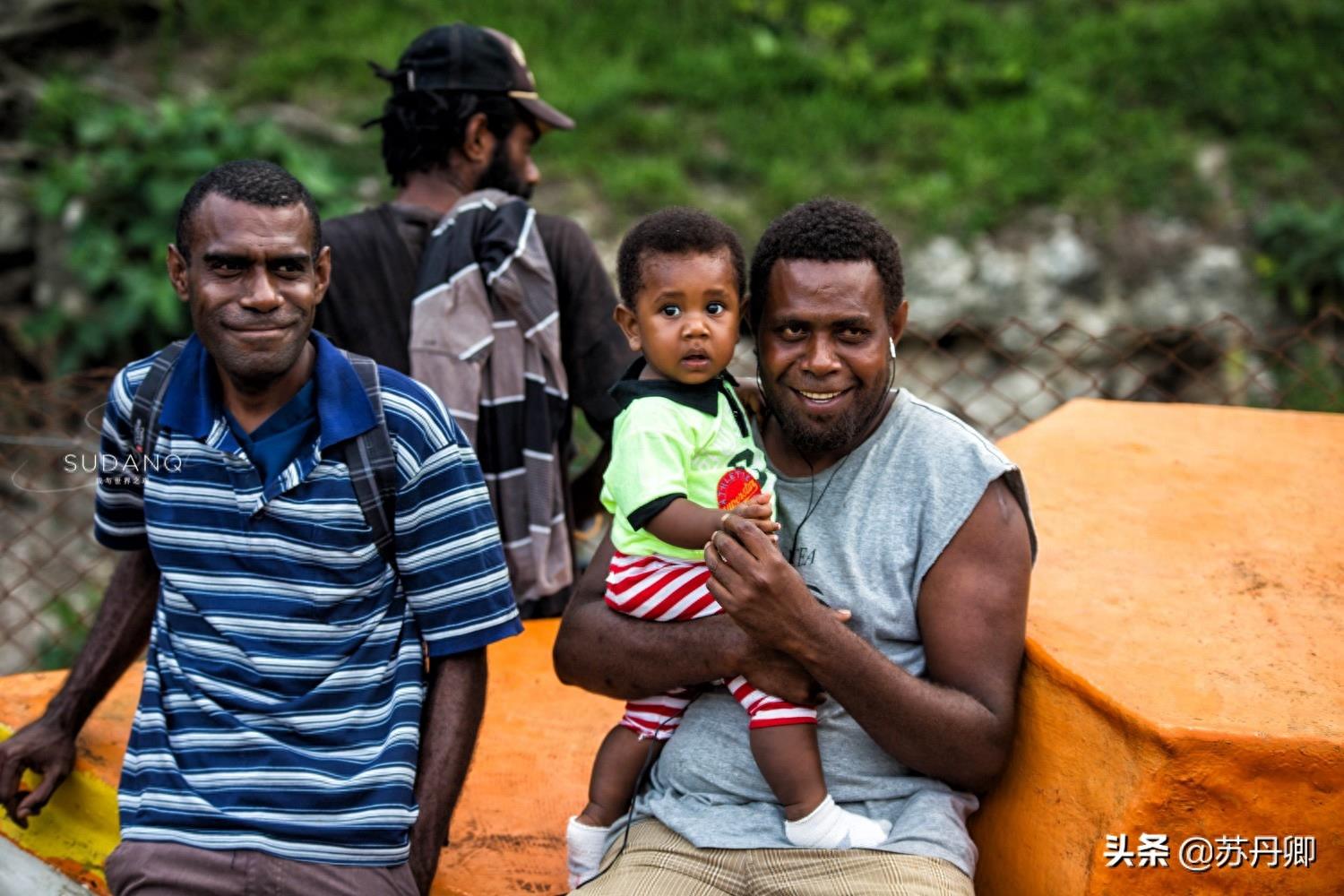 实拍瓦努阿图码头:世界上最不发达国家之一,全国人口28万