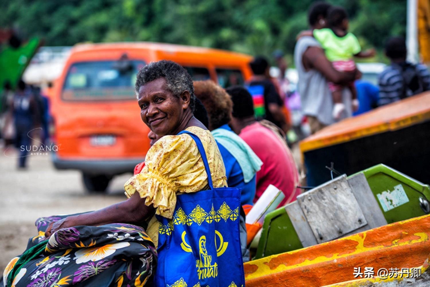 实拍瓦努阿图码头:世界上最不发达国家之一,全国人口28万
