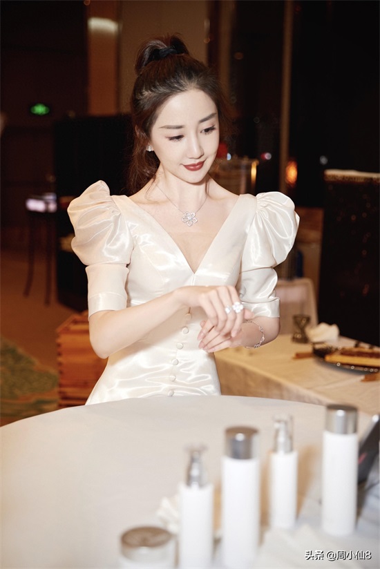 明星陈欣予，娱乐圈女演员，被誉为“胶原蛋白女神”