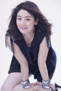 ​小李琳：曾是富家千金，刚毕业就结婚生女，二婚嫁小六岁丈夫