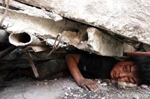 汶川地震十年-37张记录照片，看完已泪流满面