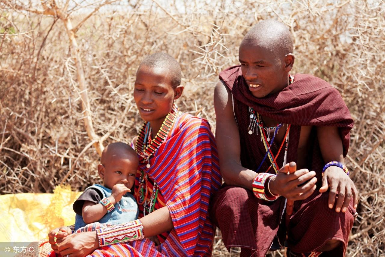 世界上最神秘的马赛人,喝牛血吃牛肉住牛粪房屋,实行一夫多妻制