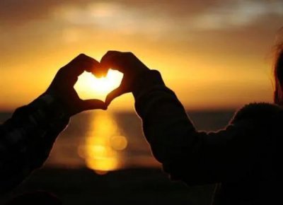 ​寻了半生的春天，你一笑便是了