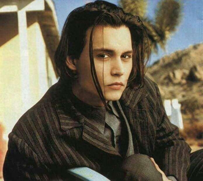 美系十大帅哥之一,《加勒比海盗》中最爱的杰克船长约翰尼·德普