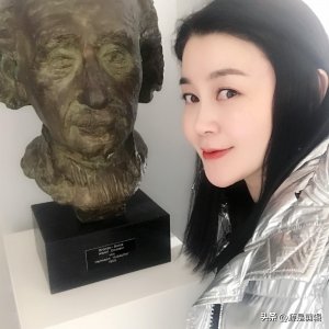 ​关婷娜性感美照欣赏