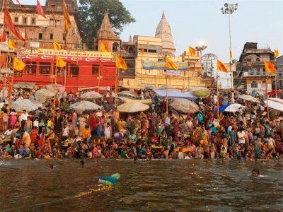 ​印度的恒河水究竟有多脏？完全超出人类想象，他们居然还拿来卖？