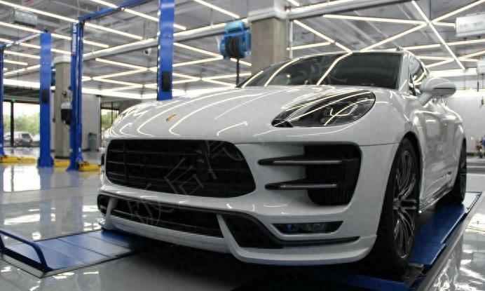 花74万买辆保时捷macan，车主自行改装，改到一半时后悔了