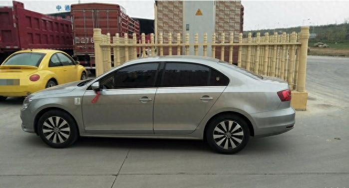 花14.3万买辆速腾1.6L自动舒适型,然交车现场却让很多人都羡慕