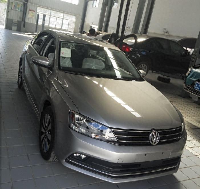 花14.3万买辆速腾1.6L自动舒适型,然交车现场却让很多人都羡慕