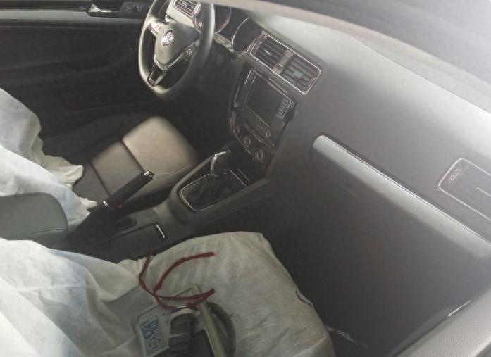 花14.3万买辆速腾1.6L自动舒适型,然交车现场却让很多人都羡慕