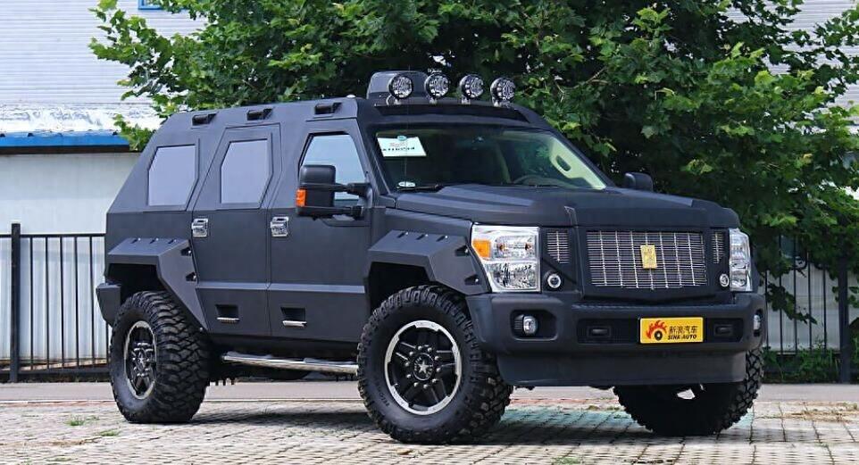 煤老板150万从迪拜买的乔治巴顿越野车，回归竟然交了200万