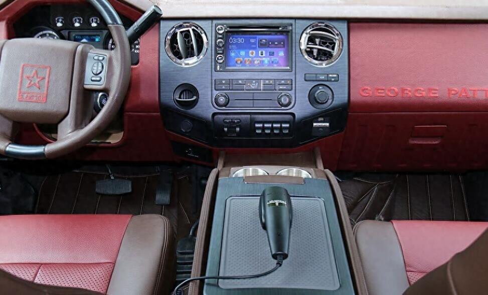 煤老板150万从迪拜买的乔治巴顿越野车，回归竟然交了200万