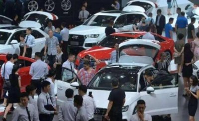 ​贷款买车比全款买车贵多少？