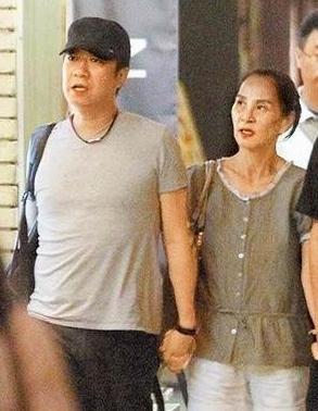 《波士堂》名嘴曹启泰,娶大10岁老婆,婚姻甜蜜娱乐圈夫妻典范