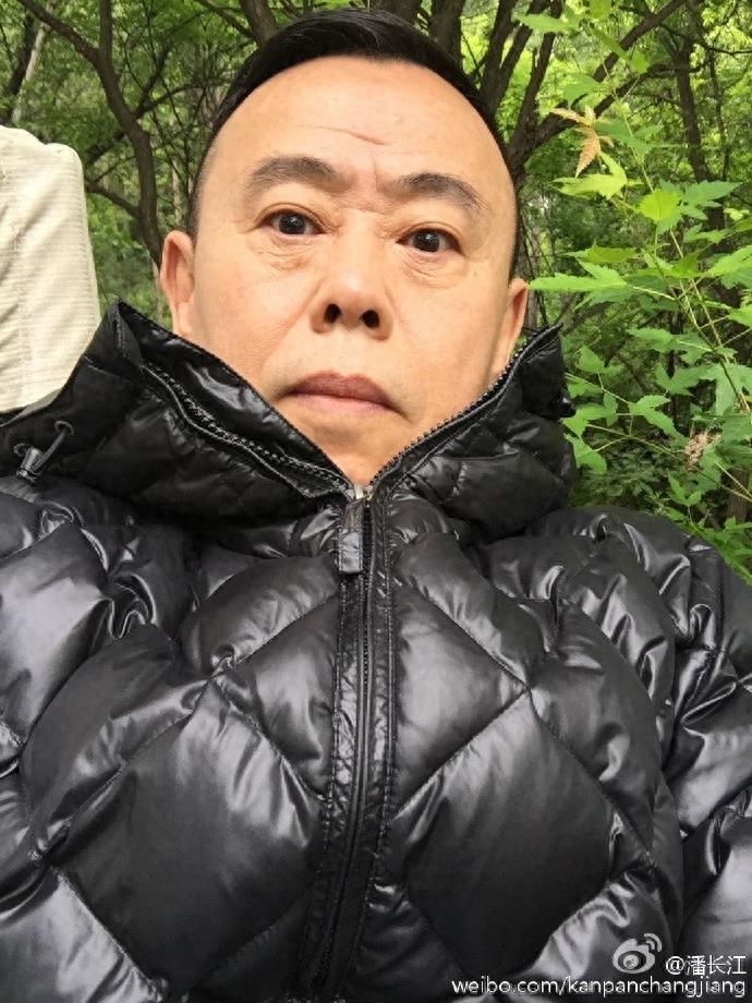 59岁的潘长江和老婆杨云近照,妻子杨云风采依旧