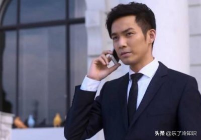 ​低调了13年，钟汉良老婆终于露脸了，爱笑圆脸美过唐嫣