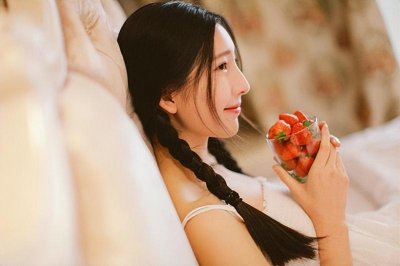 ​面对老公出轨老婆的心情描绘句子30句