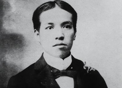 她是梁启超无名无分的老婆，养育6个国家栋梁，晚年死在阴暗草棚