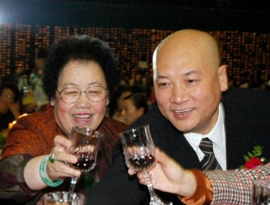 ​唐僧迟重瑞终于快熬出头了，老婆陈丽华给他分家产了！