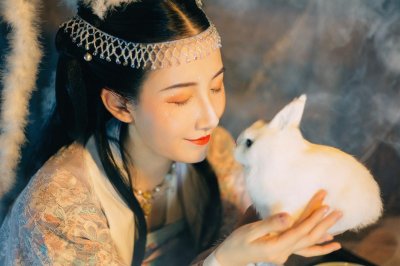 ​二郎神与嫦娥有感情吗？杨戬的老婆到底是谁