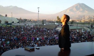 最强逆袭！他出生无四肢却走遍32国，娶漂亮老婆生四个孩子