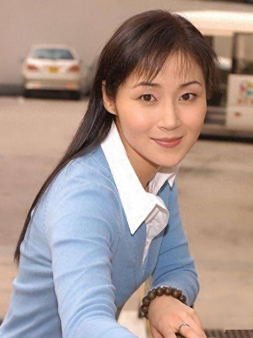 甄子丹第二任老婆万绮雯~图组