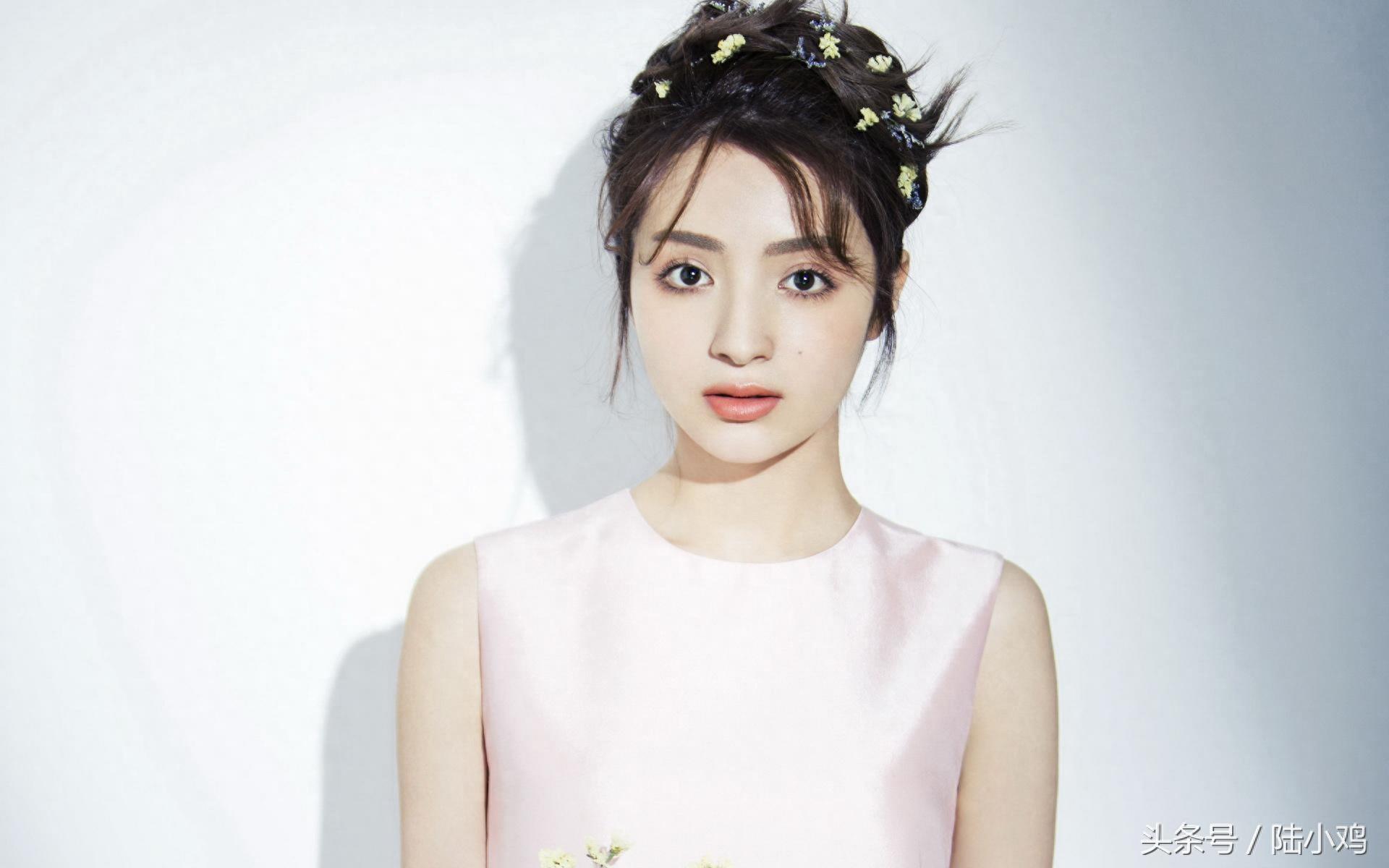 6位维吾尔族艺人,要数“凤九”与娜扎最出名,麦迪娜最有潜力