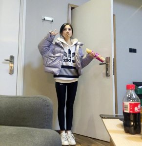 ​官方承认冯提莫是LOL主播，那取名诺手就能成LOL砍柴主播？