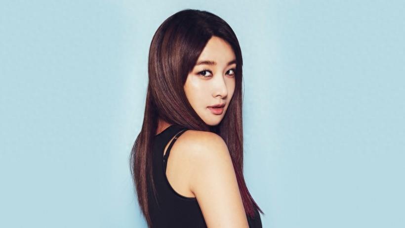 韩国美女明星金彬雨