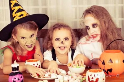 ​华少开了档讲鬼故事的节目，结果试听时听到一个女声说“好想你”