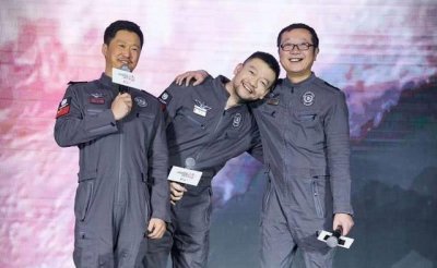 ​刘慈欣这3本科幻短篇小说不输《三体》，一本很普通，一本很哲学