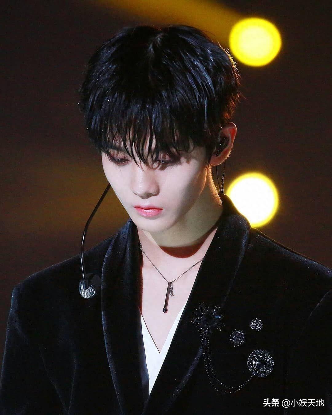 男团CIX成员裴珍映，漫画里走出的男孩，优越的颜值太扛打