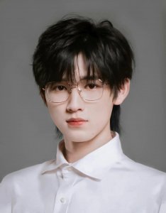 ​宋亚轩高考成绩出炉，著名导演亲自发文庆祝