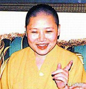 ​歌手李娜出家照曝光 解析其出家真正原因