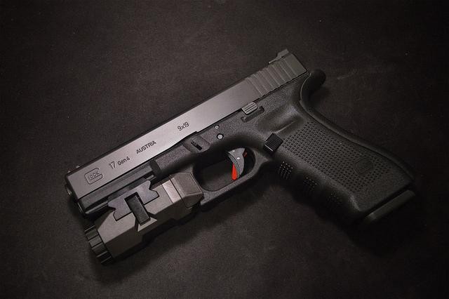 世界各国制式手枪（西方特种兵最常用的十大手枪）(2)