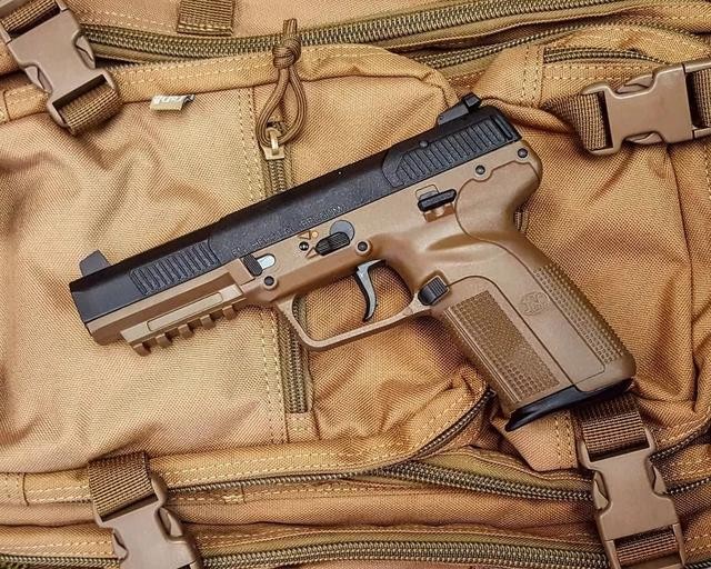 世界各国制式手枪（西方特种兵最常用的十大手枪）(20)