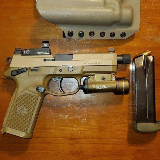 世界各国制式手枪（西方特种兵最常用的十大手枪）(27)