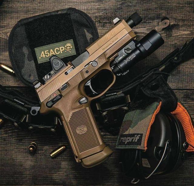 世界各国制式手枪（西方特种兵最常用的十大手枪）(28)