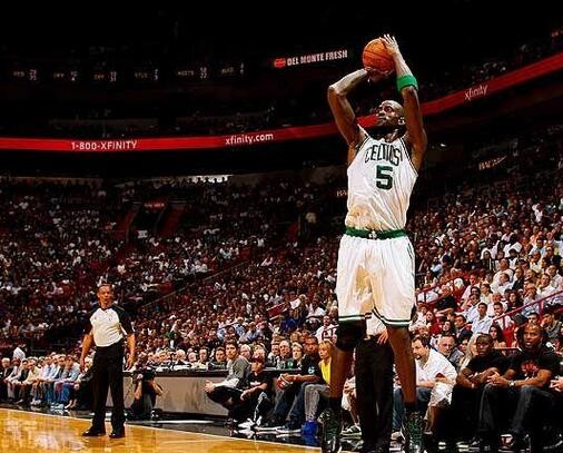 NBA历史绝杀榜,nba历史十大超远压哨绝杀