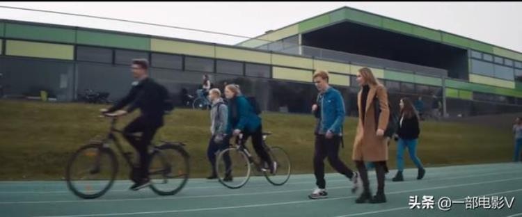 用尸体培养真菌只为了永生惊悚恐怖片圈养