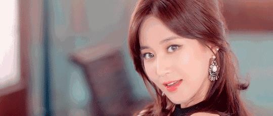 袁姗姗钱枫“相亲”场面尴尬，男生说最不敢看她的眼睛！