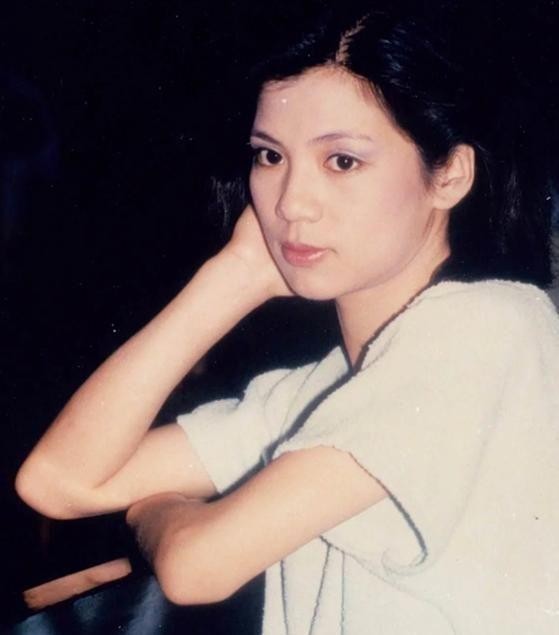 最经典“黄蓉”翁美玲：一夜爆红的背后，是2段不愿正视的爱情