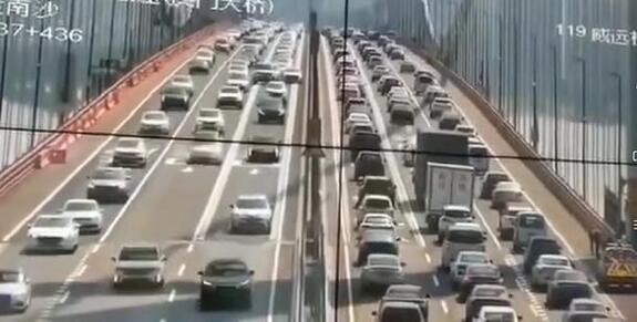 广东虎门大桥现非常 格外颤动车辆如坐过山车 细节绘面曝光