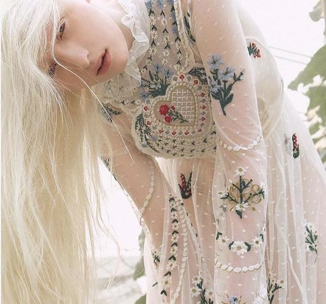 全球最美模特！上帝给了她残疾，却成就了她令人心碎的美貌