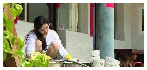 女明星干农活, 赵丽颖是好手, 秋瓷炫最接地气, 杨紫你们自己看吧