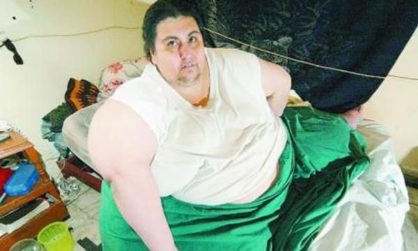 世界上最重的人排行榜(乔恩·布劳尔·明诺尼1979年达到体重巅峰值1270斤)(3)_